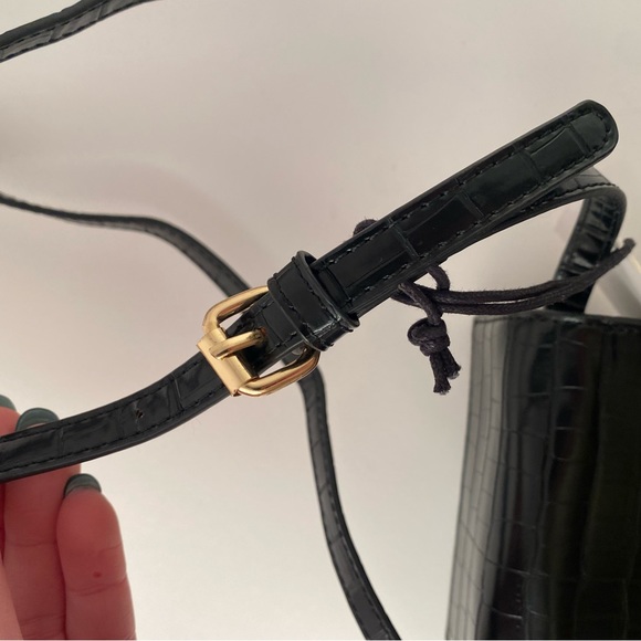 Alice in the Eve Australia - Mini black croco cross body purse - Picture 7 of 9